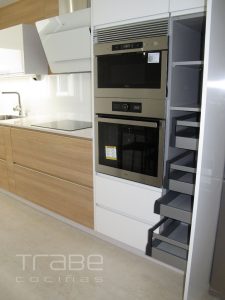 atlantico laminado blanco brillo con roble natura silestone 04